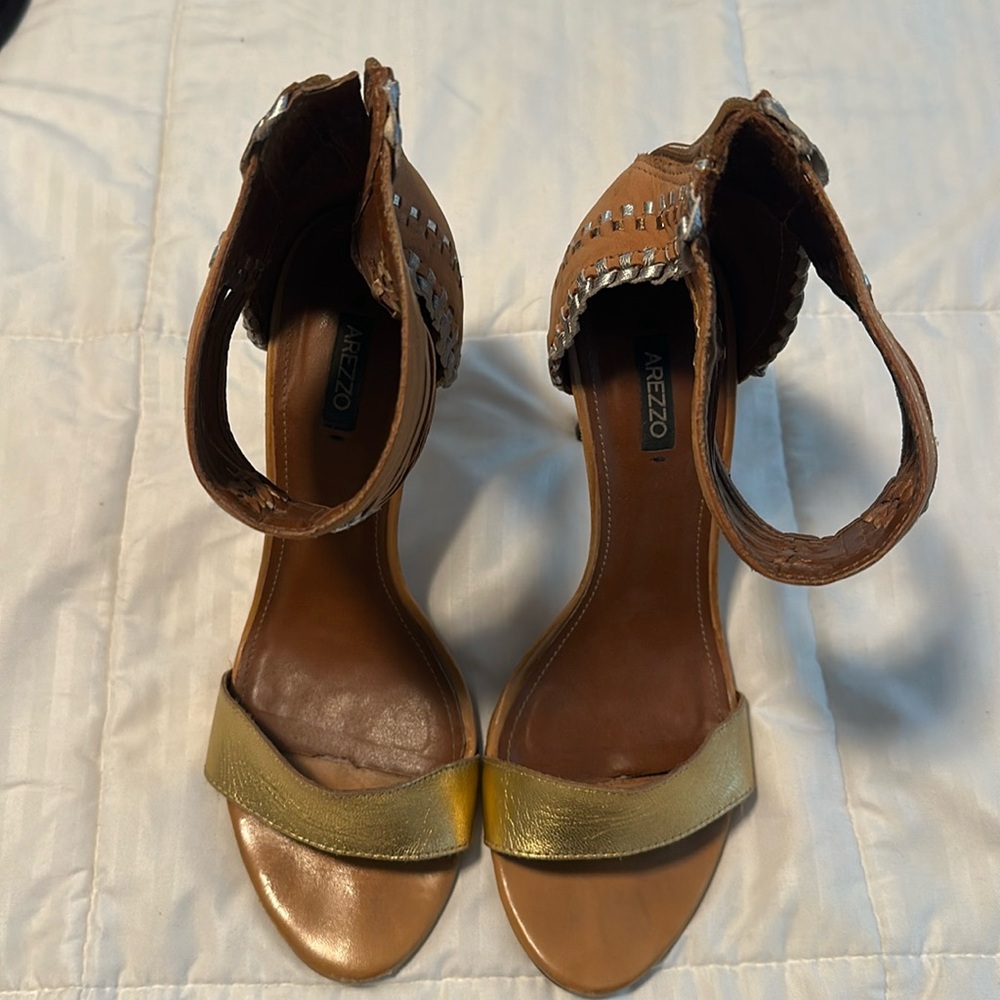 chic and relic